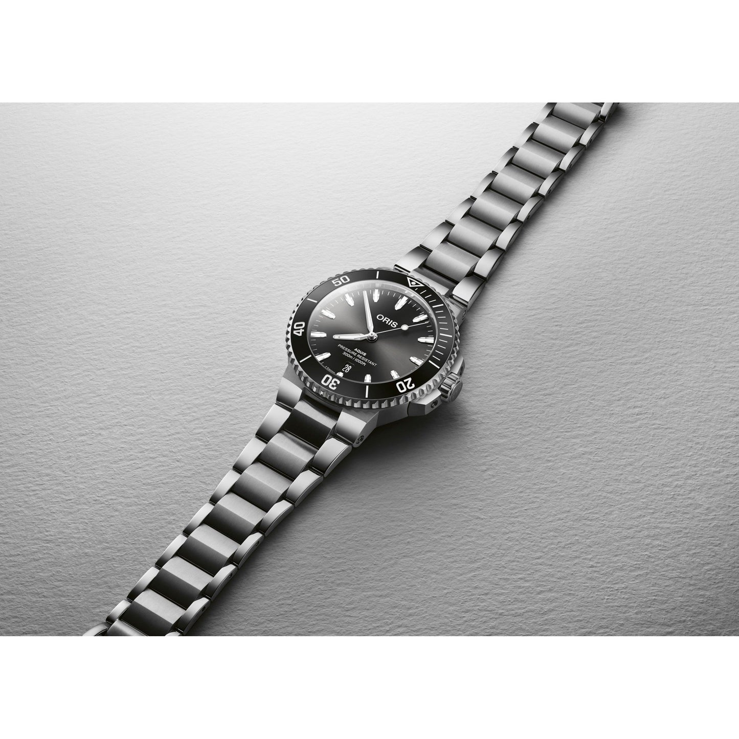 Oris Aquis Date 01 733 7787 4154-07 8 22 04Peb